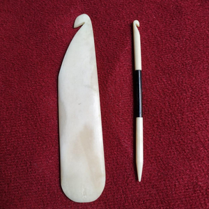 เข็มโครเชต์และเข็มถักไหมพรมทำมือแกะสลักจากกระดูกตามสั่ง เหมาะสำหรับนักถักโครเชต์และนักถักไหมพรมที่ใส่ใจกับสิ่งแวดล้อม - Product Image 1