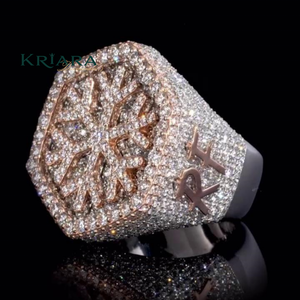 Bague Cocktail Homme en Argent 925 et Or 18K avec Moissanite Ronde Sertie Pavé, Design Flocon de Neige, Bijou Type Chevalière - Product Image 3