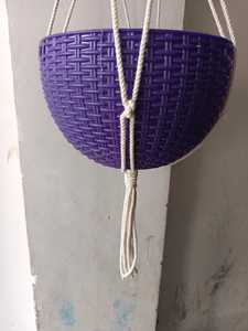 Macetero Colgante de Macramé Moderno Basantpriya, Cesta para Plantas de Plástico Hecha en India para Hogar y Jardín - Product Image 2