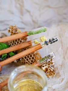 Cuchara para miel de madera de roble, cuchara para miel personalizada, utensilio de cocina, regalo para amantes de la miel, regalo grabado para San Valentín, palo de madera con diseño de panal de abeja - Product Image 6