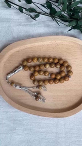 Jiojew Personalizado al por mayor TASBIH Clásico 8MM 10cm 33 Cuentas de Piedra con Vetas de Madera Rosario de Oración Diario Pulsera de Cuentas Tasbih - Product Image 5