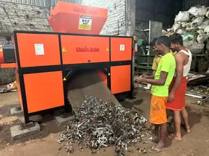 High Quality 500-1000 kg/hr <b>Iron</b> Shredder Machine for Industrial Application Twin Soft Shredder Machine - Product Image 2