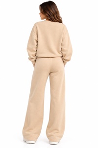 Conjunto Deportivo 2 en 1 con Capucha y Apliques Florales Beige para Mujer, Cuello en V, Manga Larga, Corte Holgado, Informal, para Otoño, con Bolsillos Laterales y Elástico - Product Image 3