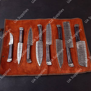 Juego de 8 cuchillos de chef profesionales de acero de Damasco con mango de madera, hojas martilladas hechas a mano y ecológicas - Product Image 4