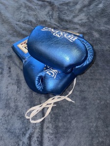 Guantes de Boxeo de Alta Calidad en Cuero Vacuno Genuino, Estilo Profesional, con Cordones, para Sparring y Competencia, Sin Boxeo No Hay Vida - Product Image 3