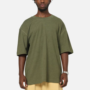T-shirt en coton vert olive surdimensionné pour homme avec logo OEM personnalisé, manches courtes, col rond, coupe décontractée, pour un usage quotidien - Product Image 4