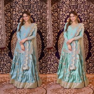 Elegante Vestido Anarkali Salwar Kameez de Seda Azul Claro con Bordado Dorado para Mujer, Ropa Tradicional India y Pakistaní para Bodas - Product Image 2
