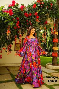 Hermoso Vestido Anarkali de Diseño Indio-Pakistaní en Tela Georgette con Bordado Elegante para Fiestas, Bodas, Uso Casual y Tradicional para Mujeres - Product Image 5