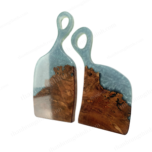 Blocs à découper en bois et résine avec poignée, forme irrégulière, lot de 2, design en bois naturel incrusté, accessoire de cuisine fabriqué au Vietnam - Product Image 6