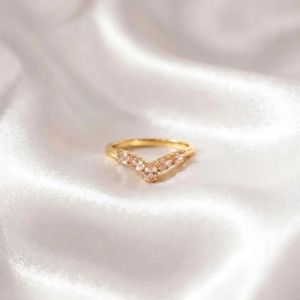 Bague en Morganite Rose, Pierre Précieuse de Coupe Ovale, Bague Faite à la Main en Argent Sterling 925 Plaqué Or 18K, Bague de Promesse Délicate, Bijoux pour Femmes - Product Image 1