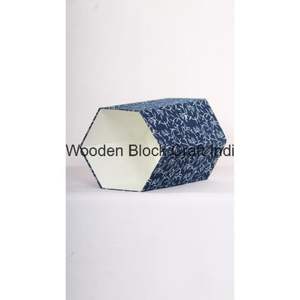 Belle boîte hexagonale vide de taille moyenne, design floral, en papier rigide, emballage design pour cadeau, idéale pour offrir. - Product Image 3