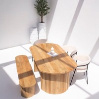Table à manger Vandana Aureo Terra en bois de mangue avec un design contemporain solide et fait main