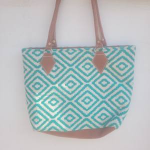 กระเป๋าสะพายไหล่ผ้าแจ็คการ์ดทอมือ - Product Image 6