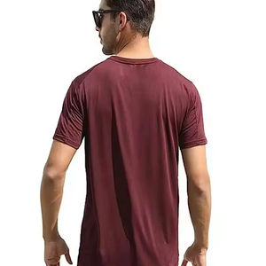 Conjuntos de Camisetas de Alta Calidad para Hombre, Manga Corta, Deportivas de Verano / Conjuntos Dobles Ajustados con Logotipo Personalizado, Hechos en Pakistán - Product Image 3