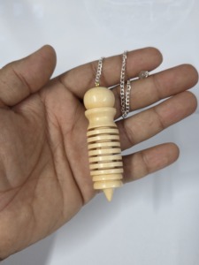 Pendule en bois de rose égyptien Karnak fait main pour la radiesthésie - Métaphysique, Nouvelle Ère, Prix raisonnable chez Amayra Crystals - Product Image 5