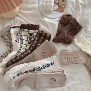 आरामदायक शरद ऋतु-शीतकालीन संग्रह विंटेज भालू खरगोश कार्टून सुंदर पशु डिजाइन महिलाओं के मोजे - Product Image 1