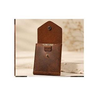 Porte-cartes d'identité en cuir véritable de qualité supérieure avec plusieurs emplacements pour cartes, durable, idéal pour le bureau et les affaires, disponible au meilleur prix du marché - Product Image 1