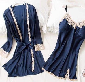 Conjunto de bata de encaje para mujer, ropa de dormir de 4 piezas con manga larga y pantalones cortos, estilo romántico - Product Image 5