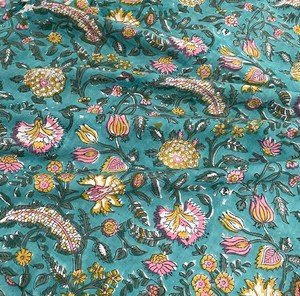 Tissu en coton vert aqua imprimé à la main, écologique, pour robes de filles - Matière légère pour vêtements de mode - Product Image 4