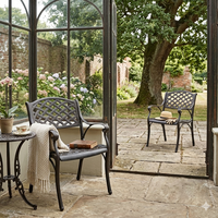 Ensemble de salle à manger à bascule en fonte d'aluminium de style européen traditionnel, table et quatre chaises, mobilier de jardin durable pour cour/patio, garantie 1 an