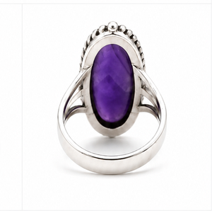 Anillo de Plata con Amatista Natural Ovalada |   Anillo de Plata de Ley 925 con Gema Morada |   Anillo artesanal de diseño distintivo |   Joyería Boho Vintage - Product Image 2