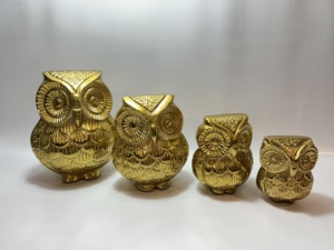 Ensemble de 4 figurines modernes en aluminium doré représentant une famille de hiboux, statues d'oiseaux en métal, centre de table décoratif pour salon, décoration artisanale pour la maison - Product Image 2