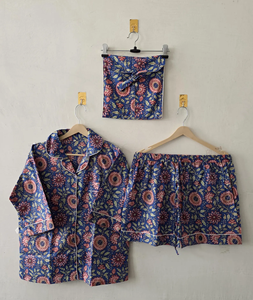 Ensemble de pyjama d'été en coton imprimé à la main pour femmes, ensemble confortable en deux pièces, chemise boutonnée, short décontracté - Product Image 1