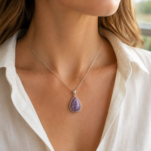 Collier pendentif poire en Lépidolite en argent sterling 925 avec cabochon lilas et chaîne câblée pour la vente en gros - Product Image 4