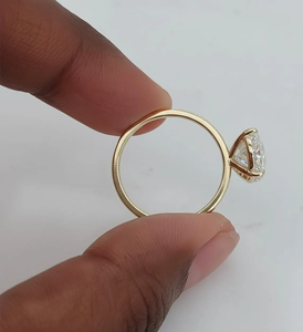 Bague de fiançailles en or jaune pour femme, diamant naturel taille ovale, style classique - Product Image 2