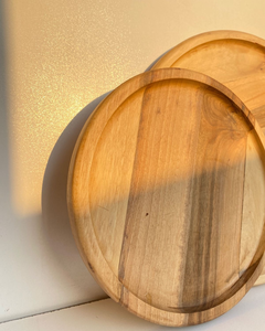 Ensemble de plats en bois bio, écologiques, de qualité alimentaire, faits à la main, design classique, pour servir les aliments - Product Image 1