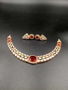 Conjunto de Collar y Aretes para Mujer Amaira Jewels, Chapado en Oro sobre Plata, con Dobleto Verde, Diseño Floral Clásico, Joyería para Boda - Product Image 4