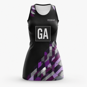 Vestido de netball personalizado para mujer, sin mangas, con cuello redondo, uniforme de equipo con dorsal posicionado, en colores negro, ciruela, morado, lila y gris. - Product Image 1