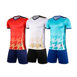 Ensemble de maillots et shorts de football personnalisés pour hommes, impression graphique, uniforme d'équipe de football, vente en gros - Product Image 4