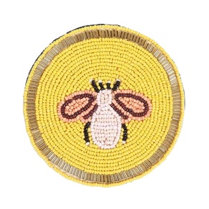 Dessous de verre de conception de forme ronde d'abeille de broderie perlée mignonne de qualité supérieure avec un nouveau design et un décor de table artisanal élégant pour les filles - Product Image 1