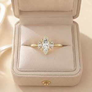แหวนเพชรทรงมาร์คีส์ 1.00 กะรัต แบบสามเม็ด สำหรับผู้หญิง ทองคำแท้ 14K ของขวัญเซอร์ไพรส์สำหรับแฟนสาว - Product Image 3
