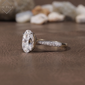 Bague solitaire ovale de luxe en or blanc avec pavé de diamants, pour fiançailles, mariage, cadeau, fournisseur de bijoux fins pour femmes - Product Image 2