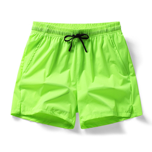 Shorts de plage pour hommes 100 % polyester, taille élastique unie, coupe ample, décontractés, séchage rapide, écologiques, pour le surf et les sports d'été - Product Image 4