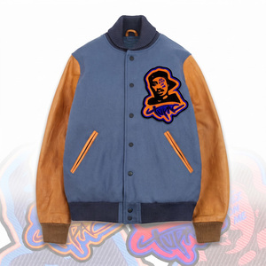 Chaqueta Varsity Azul para Hombre con Mangas de Cuero Marrón, Parche Bordado con Caracteres en la Parte Delantera, Ropa Casual de Otoño - Product Image 1