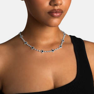 Collier trèfle en moissanite VVS1, argent sterling 925, collier fleur en émail noir de luxe pour femmes - Product Image 1