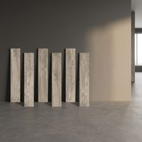Carreaux de porcelaine aspect bois contemporains gris érable 8x48 pouces, finition brillante, épaisseur 12 mm, antibactériens, antidérapants pour un style moderne