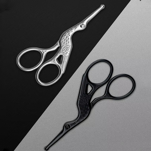 Tijeras Profesionales para Pelos de Nariz, de Acero Inoxidable, Reutilizables, con Punta Redondeada de Precisión, Seguras, en Color Negro y Plateado, para Eliminar Pelos - Product Image 5