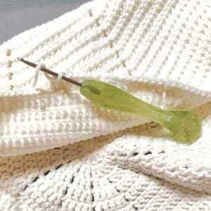 Latest Design Eco-Friendly Handcrafted Resin Fashion Knitting Needle Crochet <b>Hooks</b> with Customizable Options at Supplier Price - Product Image 2