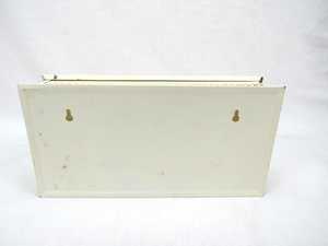 Boîte à mouchoirs en métal, décorée de fleurs peintes en or, style vintage, fixation murale, côtés découpés - Product Image 3