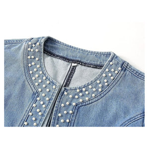 เสื้อแจ็คเก็ตยีนส์ประดับมุกสำหรับผู้หญิง แขนยาว ไม่มีปก แต่งหมุด  ทรงสั้น มีกระเป๋าเก๋ไก๋ ดูหรูหรา - Product Image 3