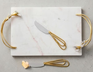 Juego de espátulas para queso de diseño antiguo con mango dorado y tabla de cortar, ideal para uso en la cocina, vajilla y uso doméstico. - Product Image 3