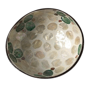 Tazón de cáscara de coco con tallado decorativo curvo, material ecológico, textura lisa y pulida para cocina - Product Image 1