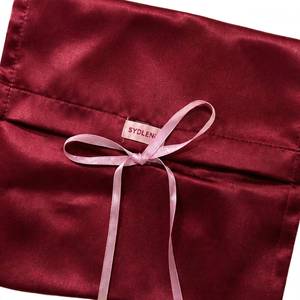 Bolsa de Regalo de Satén con Diseño Elegante, la Más Vendida, para Joyería, Cosméticos y Ocasiones Especiales, Disponible al Mejor Precio - Product Image 1