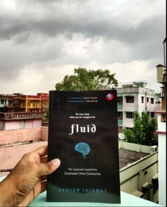 หนังสือเรื่อง Fluid โดย Ashish Jaiswal ฉบับปกอ่อน หนังสือพัฒนาตนเองและวิธีคิด หนังสือนวัตกรรม ความฉลาด และการพัฒนาตนเอง - Product Image 1