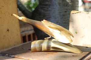 Juego de Figuras de Aves de Cuerno de Búfalo Natural de Primera Calidad para Decoración del Hogar y Regalo de Inauguración a un Precio Económico - Product Image 2