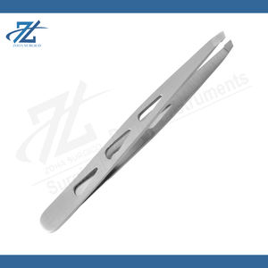 Pinzas Profesionales de Acero Inoxidable con Punta Inclinada para Cejas, Herramienta de Belleza para Extensión de Pestañas y Depilación, Hechas en Pakistán - Product Image 4